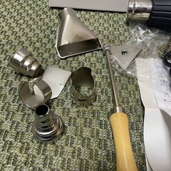 ヒートガン ホットガン 1800W 超強力 温度調整 600℃ 熱処理 アタッチメント付 風量切替 2段階 メンテナンス用品 塗装 シュリンク 包装 工具 DIY 20251115の画像