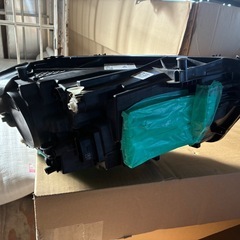 ベンツ　Aクラス　A180 純正左ヘッドライトの画像