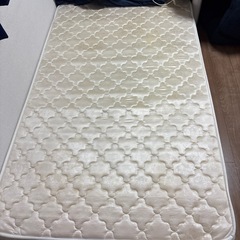 【セミダブルベッド】マットレス、フレーム付きの画像