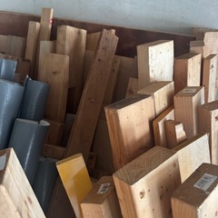 まとめて取引限定　引取限定　2メートル程度　木材　垂木　巾木　角材の画像