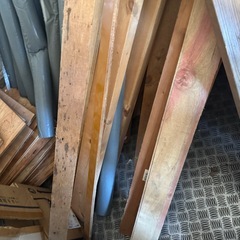 まとめて取引限定　引取限定　2メートル程度　木材　垂木　巾木　角材の画像