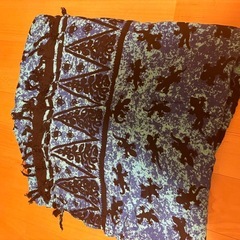 ヤモリ柄パレオ、布の画像