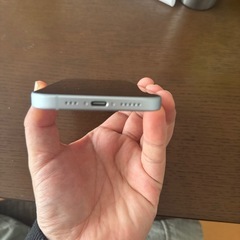 iPhone15 128GB ホワイト　バッテリー100% 使用小　超びひん美品の画像