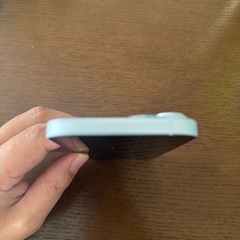 iPhone15 128GB ホワイト　バッテリー100% 使用小　超びひん美品の画像