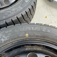 スタッドレスタイヤ　ホイール付の画像