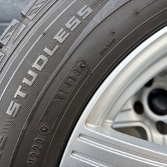 プリウスα スタッドレスセット 16インチの画像