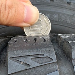 プリウスα スタッドレスセット 16インチの画像