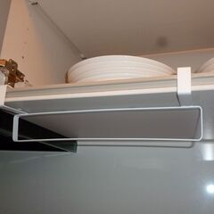 吊戸棚用　差し込み式タオルハンガーの画像