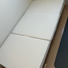 ベッドの画像
