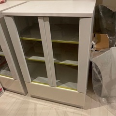 【2個セット】ガラス扉付き収納ラックの画像