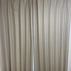 カーテンの画像