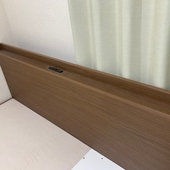 クイーンサイズ　ベッドフレーム【収納引出し付き
】の画像