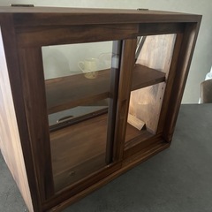 木製　ガラス　ディスプレイケースの画像