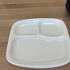 食器　プレート　茶碗の画像