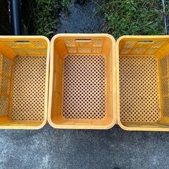 ＜在庫80個＞1個400円プラスチックコンテナ 収穫コンテナ メッシュコンテナの画像