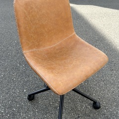 キャスターチェア　定価22,000円　＊価格は1台の価格です4台ありますの画像