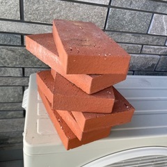 リッチェルプランター（長方形3個+丸型2個）、レンガ4個、支柱留め具5個、180cm支柱８本の画像