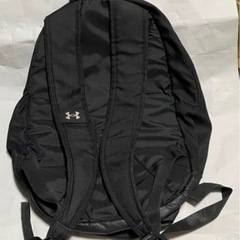 UNDER ARMOUR（アンダーアーマー）の【UAハッスル ライト バックパック】の画像