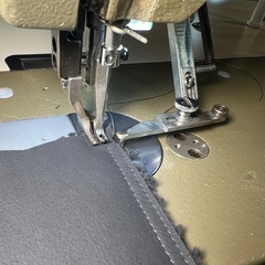 三菱 DY-340 上下送り レザーミシン 工業用ミシン一式 サーボモーター付 アートセッティング発送 の画像