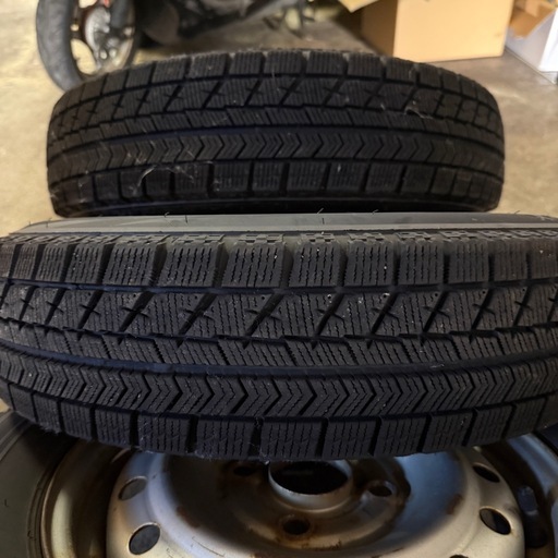 スタッドレスタイヤブリヂストンVRXVRX145/80R13 バリ溝