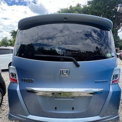 フリードハイブリッドの画像