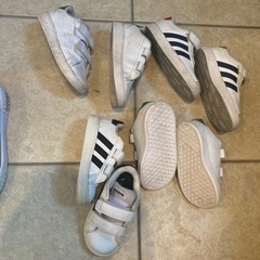 adidasの画像