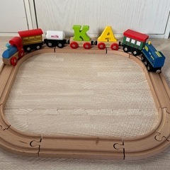 木のきかんしゃレールセット　木の電車　連結電車の画像