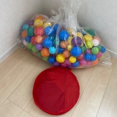 テント付きボールプールの画像