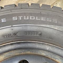 スタッドレスタイヤ195/65R15 5穴PCD114.3の画像