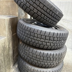 スタッドレスタイヤ195/65R15 5穴PCD114.3の画像