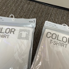ユニクロ　カラーシャツ　Sサイズ　未使用品の画像