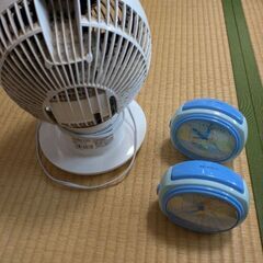 【無償】サーキュレーター＆目覚まし時計の画像
