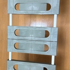 押入れラック3つ　カインズ　ヨコ幅伸縮あり。　の画像