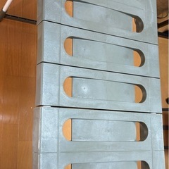 押入れラック3つ　カインズ　ヨコ幅伸縮あり。　の画像