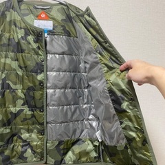 Columbia オムニヒート 中綿インナーベスト（迷彩・Sサイズ）美品の画像