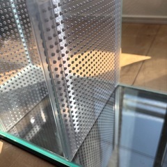 仕切り板付ガラス水槽の画像