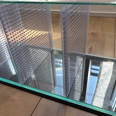 仕切り板付ガラス水槽の画像