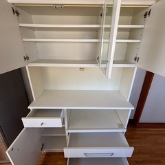 食器棚　中古　ホワイト　無料　引き取りのみの画像