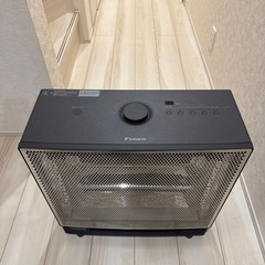 ダイキン ハイブリッドセラムヒート 遠赤外線暖房機WRH134AS-Hの画像