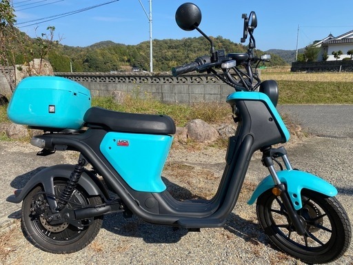 決まりました！電動スクーター　XEAM niu uqipro 50cc