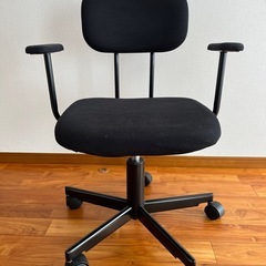 デスクチェアーの画像