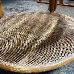 【リユースショップスパークル】ラタンのガラステーブル　No.136　ローテーブル　サイドテーブル　キャスター付き　円形　籐　配送設置可能♪の画像