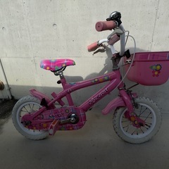 子供用自転車 ピンク色の画像