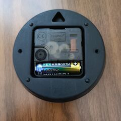 【USED・美品】木製の壁掛け時計（掛け時計）の画像