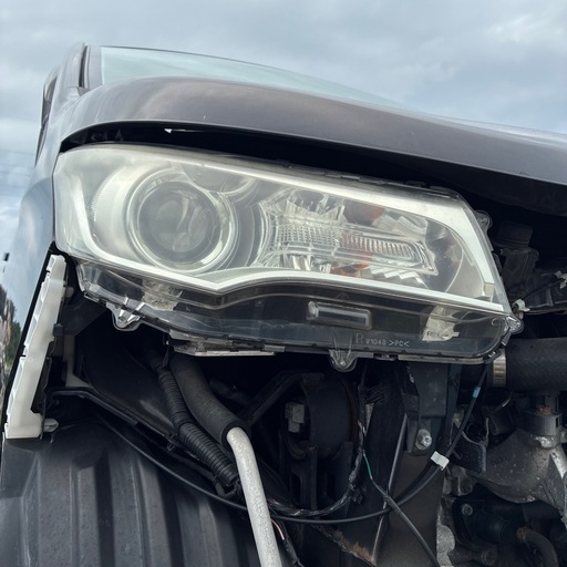 EKカスタム　ヘッドライト右