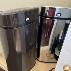 電動開閉ゴミ箱の画像