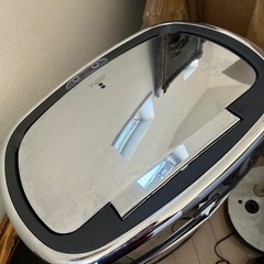 電動開閉ゴミ箱の画像