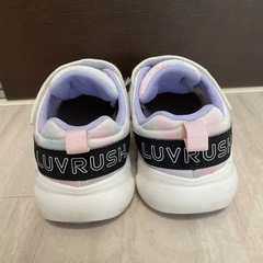ラブラッシュ　スニーカーの画像