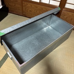 ブリキのケース　90×40の画像