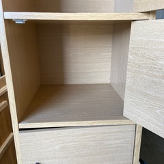 扉付き収納ボックスの画像